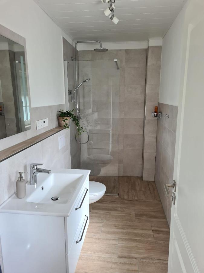 Ferienwohnung Im Werder -Fuer Monteure Nicht Geeignet- Celle Buitenkant foto